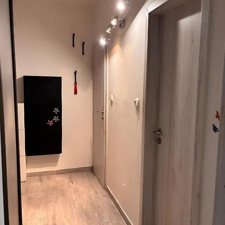 Apartment Elegant Escape Iv - Free Parking, Easy Access To Center