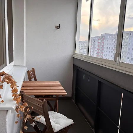 Elegant Escape Iv - Free Parking, Easy Access To Center Apartment