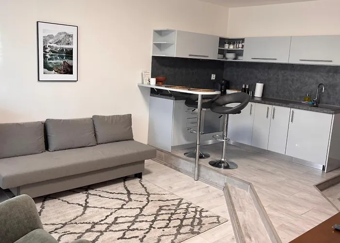 Elegant Escape Iv - Free Parking, Easy Access To Center *